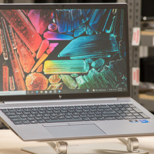 HP ZBook Firefly 15 G8 MOBILE WORKSTATION Core™ i5-1145G7 512GB SSD 16GB 15.6 (1920x1080) WIN11 Pro SILVER Backlit Keyboard