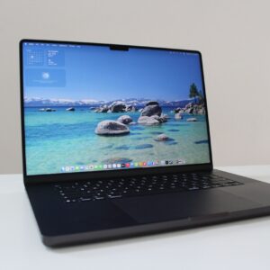 Apple MacBook Pro M5 MAX 18-Core CPU 40-core GPU 2TB SSD 64GB 14.2 (3024x1964) Liquid Retina XDR MacOS SILVER