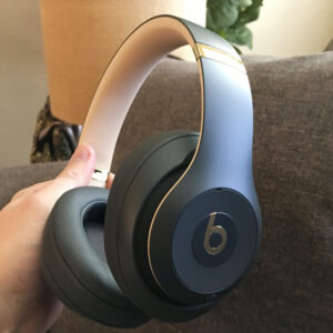Beats Studio³ Wireless Over‑Ear Headphones SHADOW GRAY / SKYLINE : Bluetooth, Pure Adaptive Noise Canceling, On-Headphone Controls, Built-In Mic, Up to 22 Hours of Battery Life
