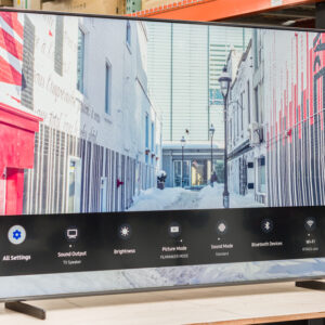Samsung 70 Class Q60D Series QLED 4K Smart Tizen TV